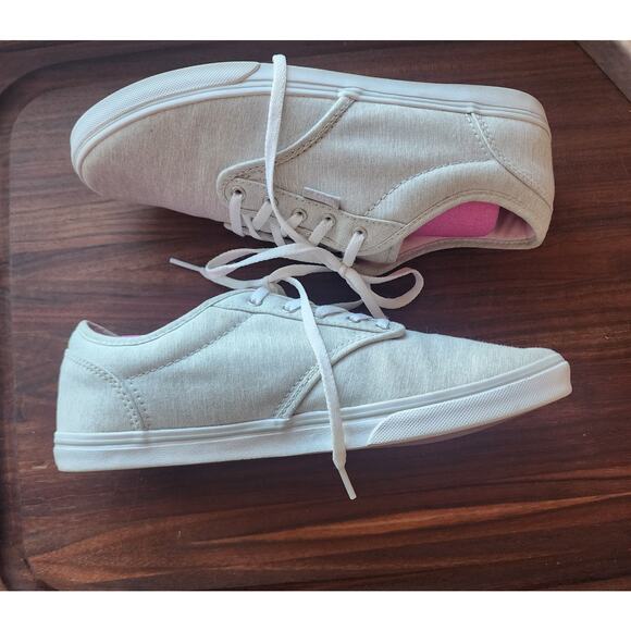 Vans
Light Grey Lace Up Two Tone Lace Up Sneakers - Picture 4 of 8